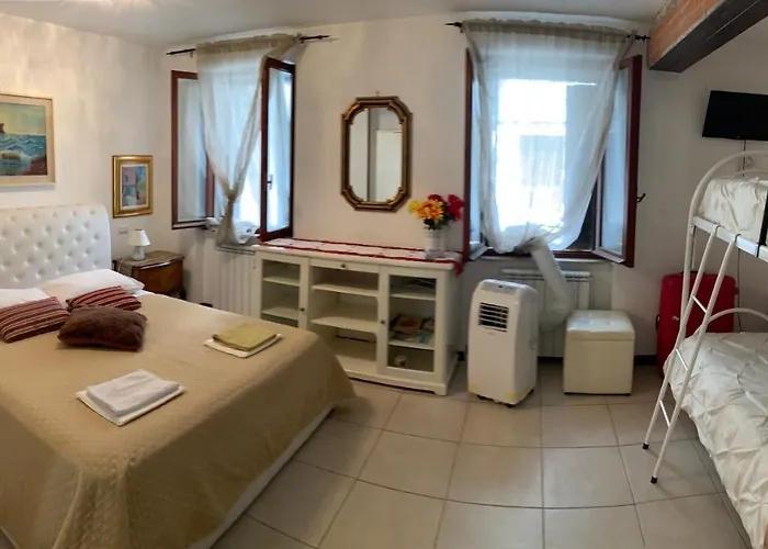 Home Lovers Apartment